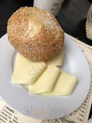 Kostbar Bistro Café