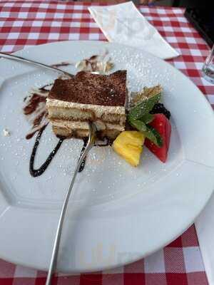 Trattoria Piazza Rossa