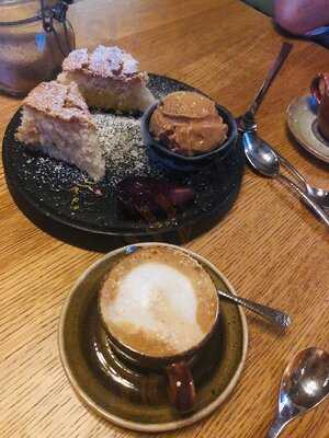 Claudio's Restaurant & Bar