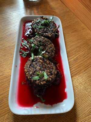 Claudio's Restaurant & Bar