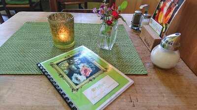 Hüftgold Cafe & Bistro