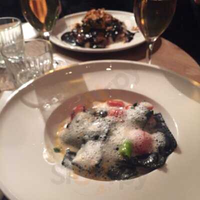 Neumanns Bistro & Weinbar Grindelhof