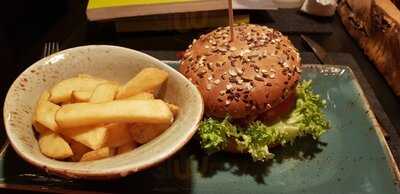 Hans Im GlÜck Burgergrill & Bar