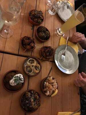 Le Golden Igel Tapas