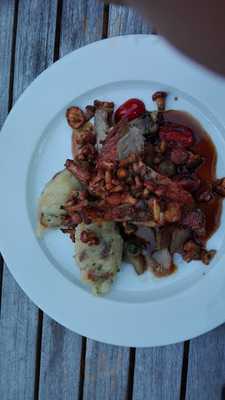 Knips Bar Restaurant