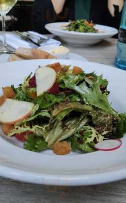 Knips Bar Restaurant