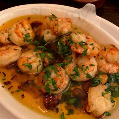 Gil Restaurant & Bar