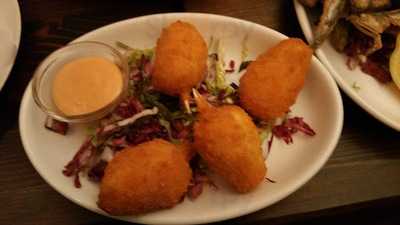 Gil Restaurant & Bar