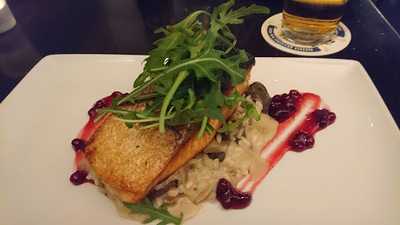 Noah's Restaurant & Café