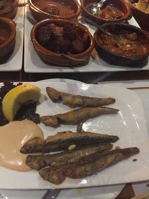 Julio's Restaurant & Tapas Bar