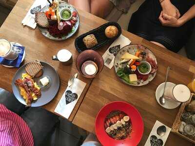 Was Wir Wirklich Lieben. Deli