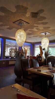 Tunici Restaurants 12 Apostel