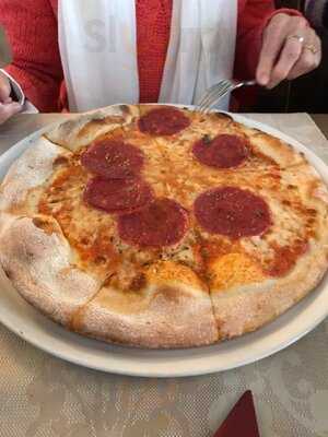 Tunici Restaurants 12 Apostel