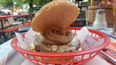 Tiki Heart Cafe+shop