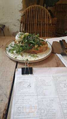 Roamers Coffee & Booze