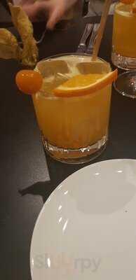 Upside Down Bar & Restaurant