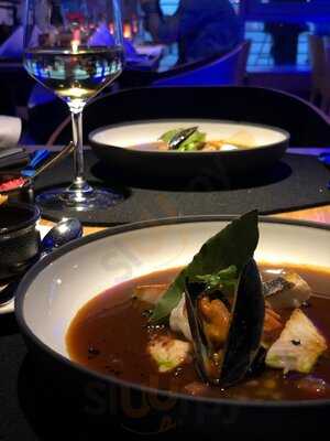 Ginn Restaurant & Bar