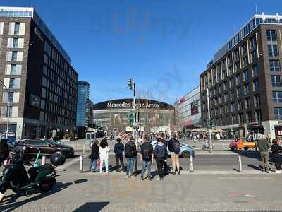 Alex Berlin Mercedes Platz