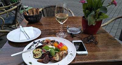 Lagano Bistro & Café