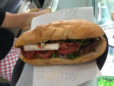 Izmir Köftecisi Konak Grill