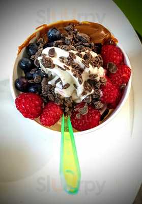 Yoli Frozen Yogurt