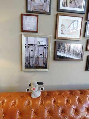 Emil’s Bistro & Bar