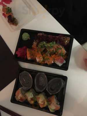 Bonsai-sushi Bar