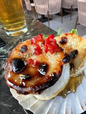 La Paz Tapas Restaurant & Weinbar