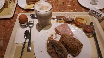 Dinea Restaurant & Café