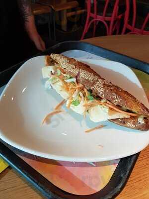 Junge Die Bäckerei. Rudi-dutschke-straße