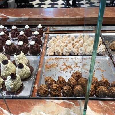 Aux Merveilleux De Fred