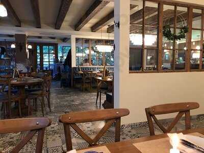 Spentzas - Vaia's Greek Restaurant