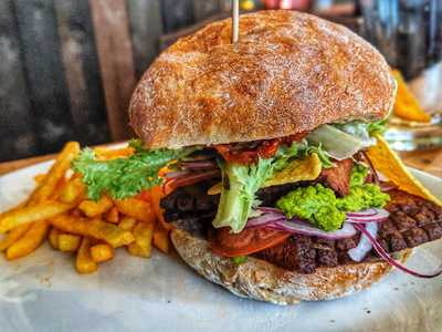 Hatari - Pfälzer Stube