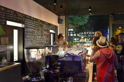 Café Bar Central
