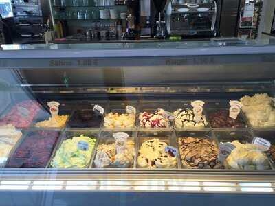 Kult Eis Und Cafe