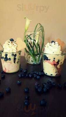 Kult Eis Und Cafe
