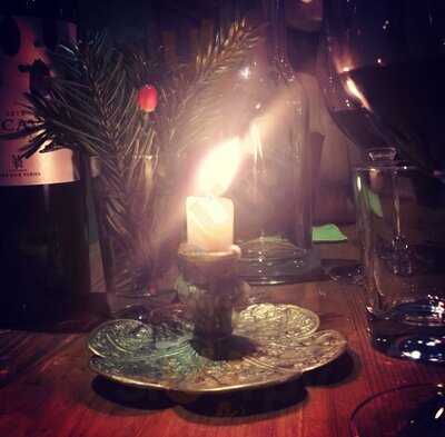 Weinberg, Weinhandlung Und Weinbar