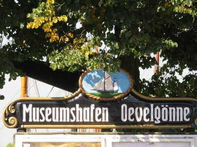 Elbterrassen Biergarten An Der Elbe