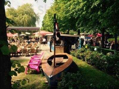 Elbterrassen Biergarten An Der Elbe