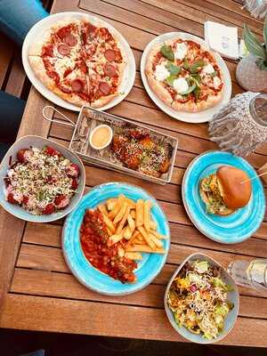 Sky & Sand Beachclub