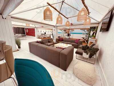 Sky & Sand Beachclub