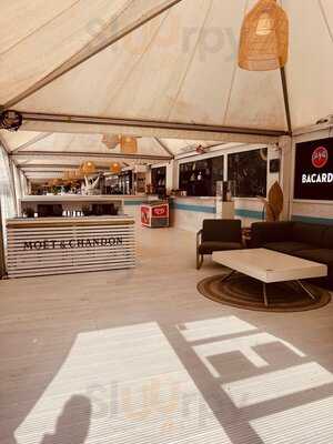 Sky & Sand Beachclub