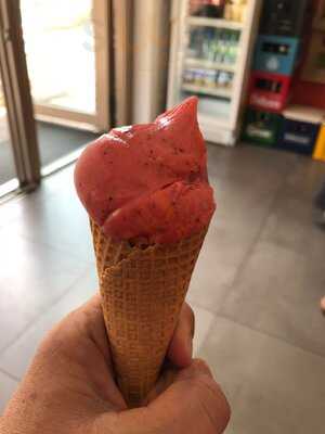 Eisdiele Am Gleisdreieck