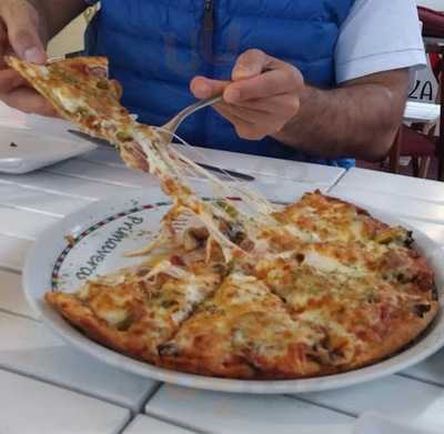 Pizza Tehroon - Meine Pizza Liebe