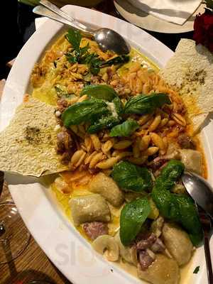 I Bizzarri Restaurant, Bistro, Café