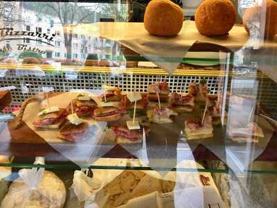 I Bizzarri Restaurant, Bistro, Café