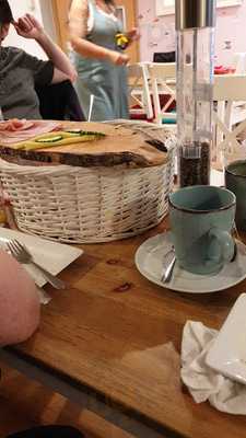 Elena’s Back-bistro