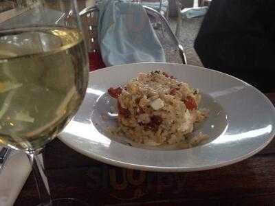 Schneeweißchen & Rosenrot