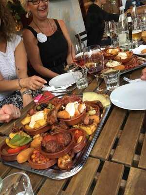 Carlos Tapas Bar