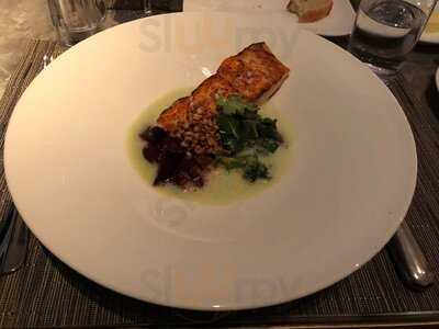 Qiu Bar & Restaurant